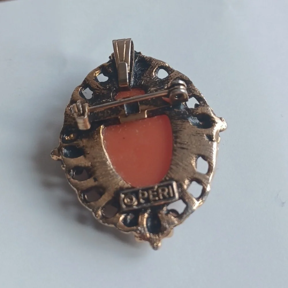 Vintage Peri Goldtone Cameo Pendant Necklace Brooch Combo, no chain